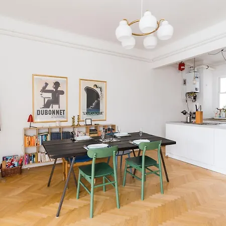 Klauzal W/3 Bedrooms, French Balcony * ブダペスト