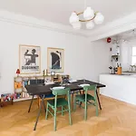 Klauzal W/3 Bedrooms, French Balcony * Budapesta