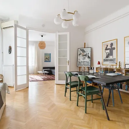 Klauzal W/3 Bedrooms, French Balcony *