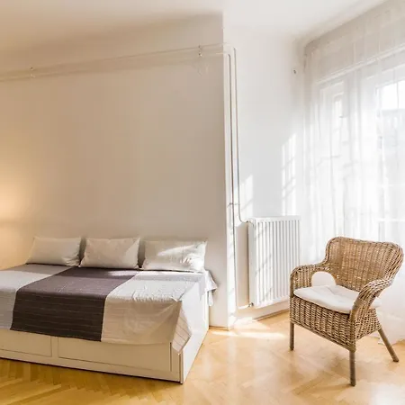 Appartement Klauzal W/3 Bedrooms, French Balcony Boedapest