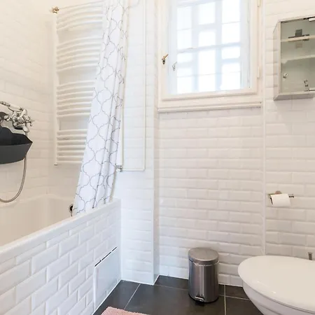 Appartement Klauzal W/3 Bedrooms, French Balcony