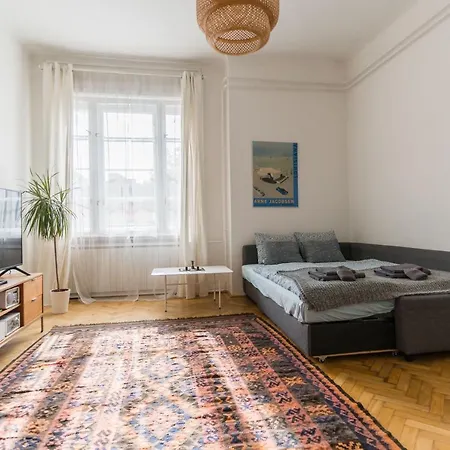 Klauzal W/3 Bedrooms, French Balcony Appartement Boedapest